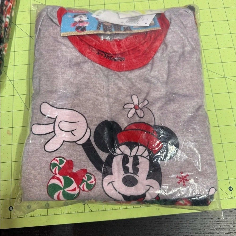Disney Minnie Mouse Family Christmas Holiday Festive Pajama Set Women’s Sz S - Picture 12 of 12